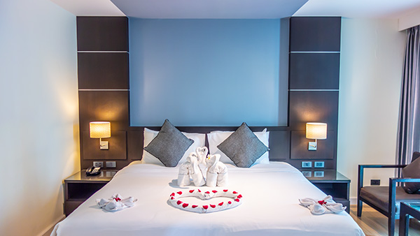 Hotels in Pattaya beach city for honeymoon. Honeymoon Package No. 1.